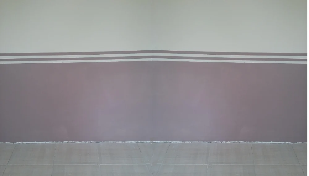 Parede interna com pintura decorativa em faixas